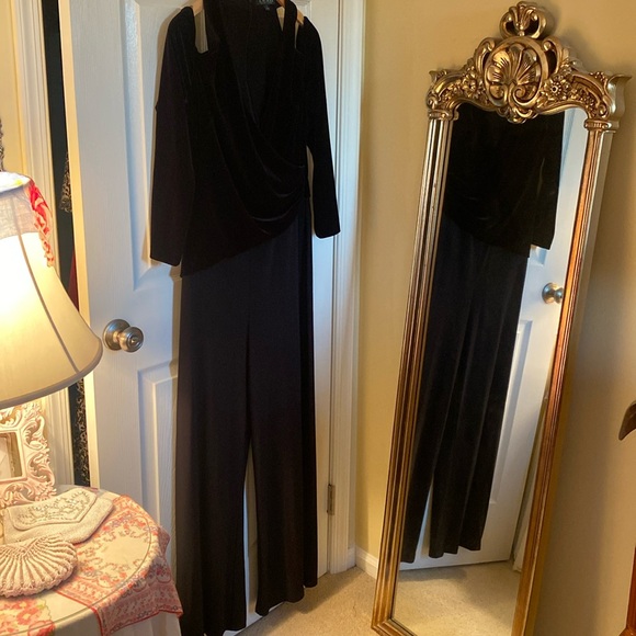 Lauren Ralph Lauren Pants - Ralph Lauren size 14 velvet jumpsuit 🔥shoulderless